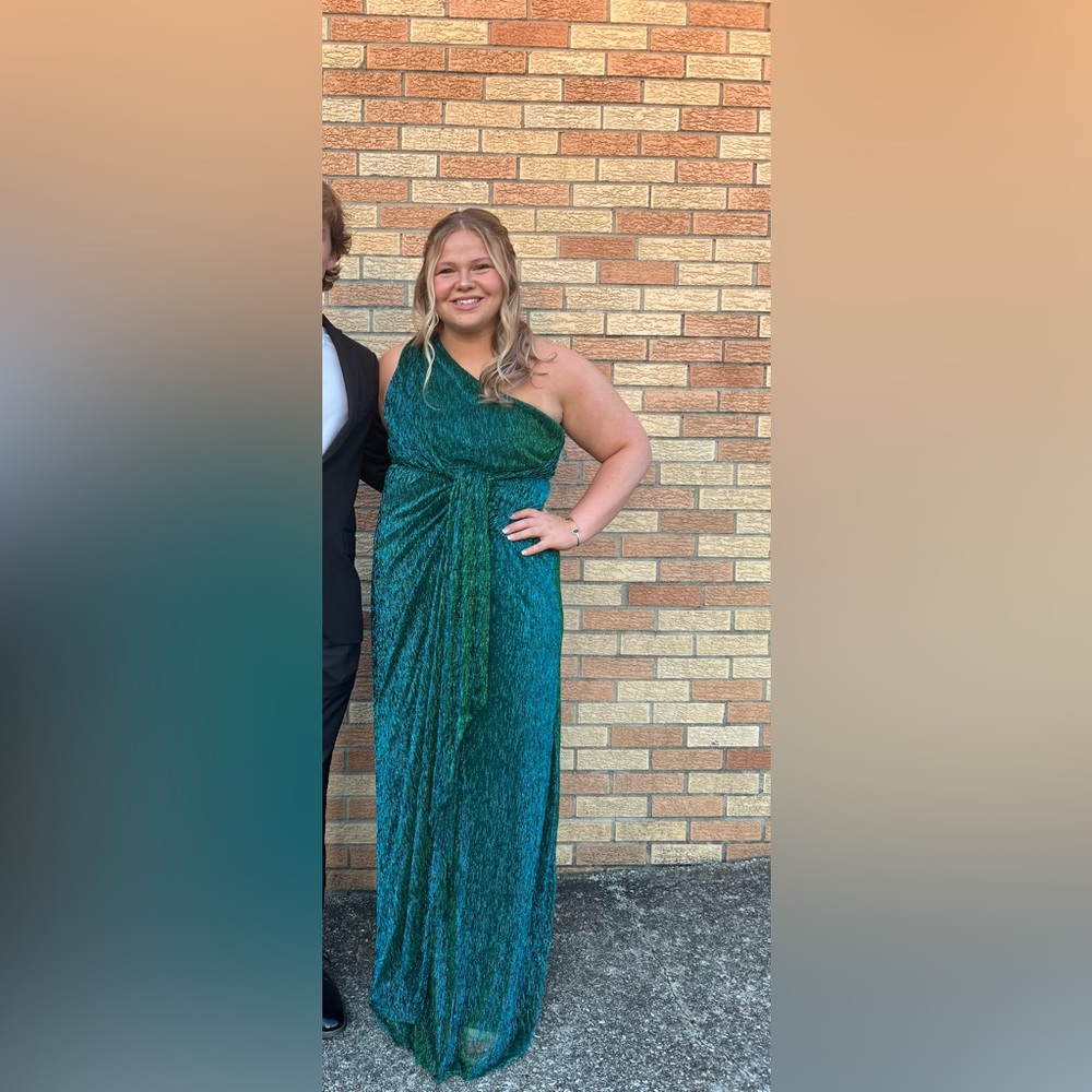 Lulus prom dress